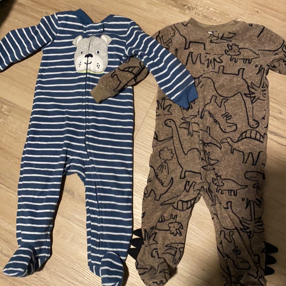 Carter’s 9 month fleece jammies